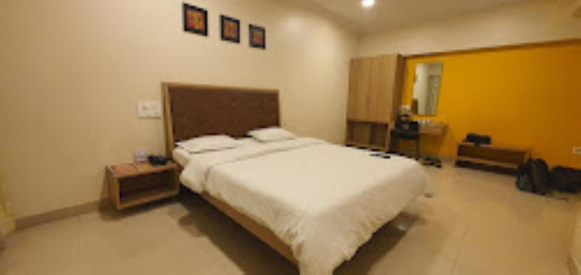 Hotel Maratha Palace,Satara Eksteriør billede