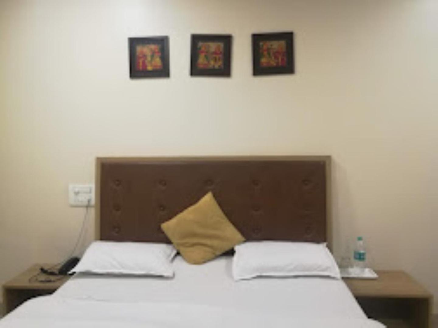 Hotel Maratha Palace,Satara Eksteriør billede