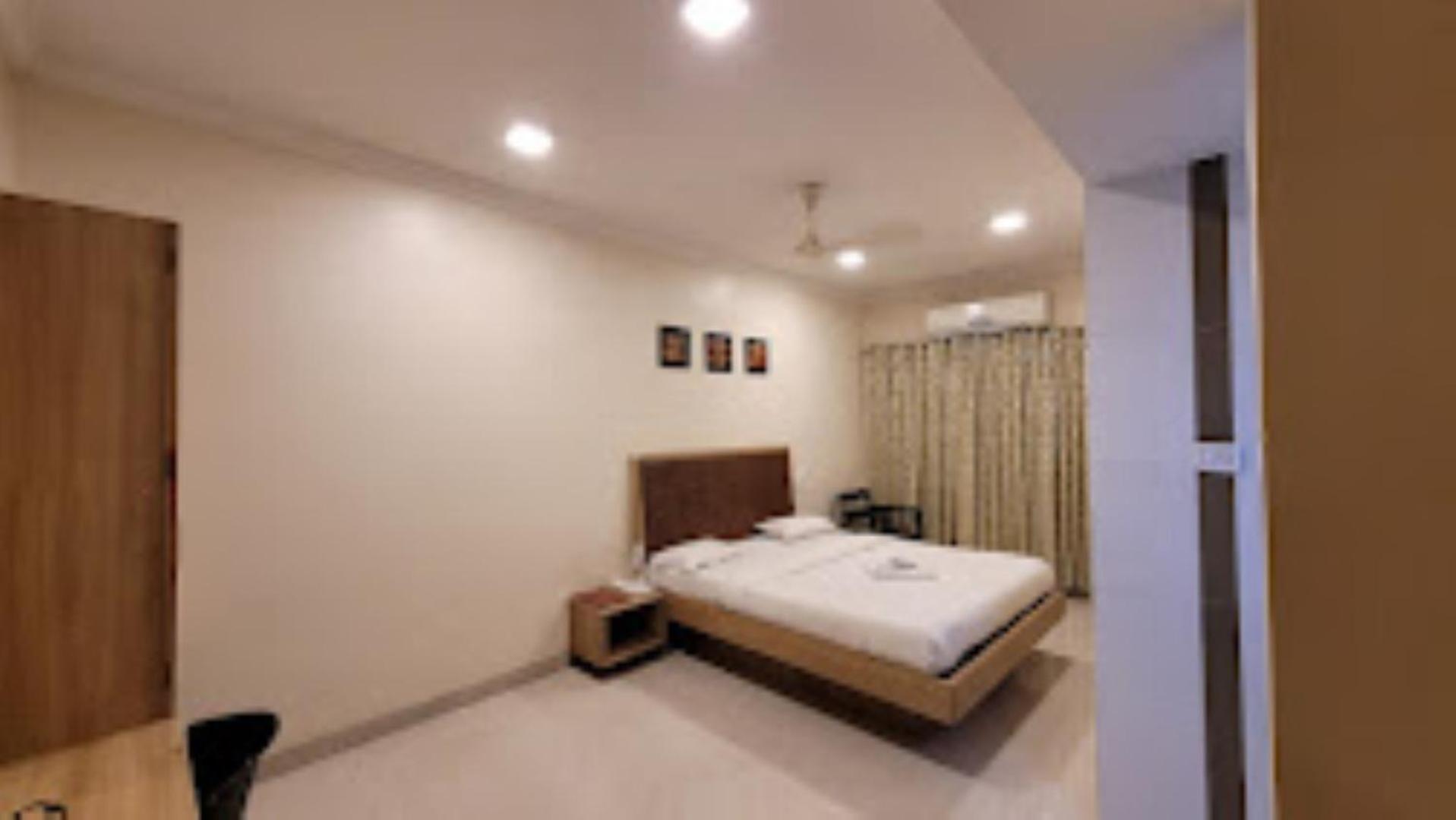 Hotel Maratha Palace,Satara Eksteriør billede
