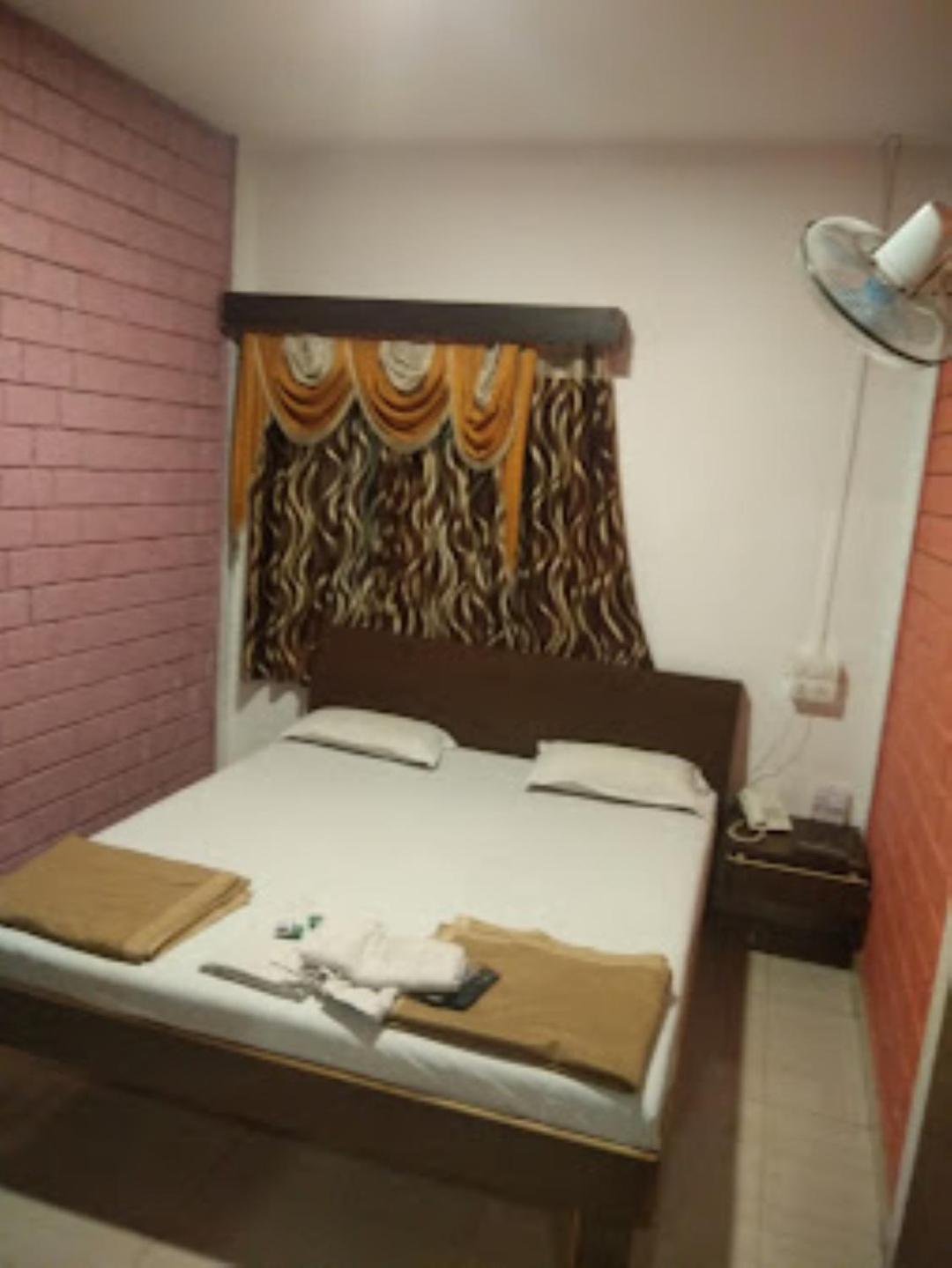Hotel Maratha Palace,Satara Eksteriør billede