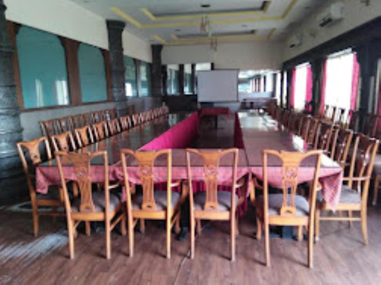 Hotel Maratha Palace,Satara Eksteriør billede