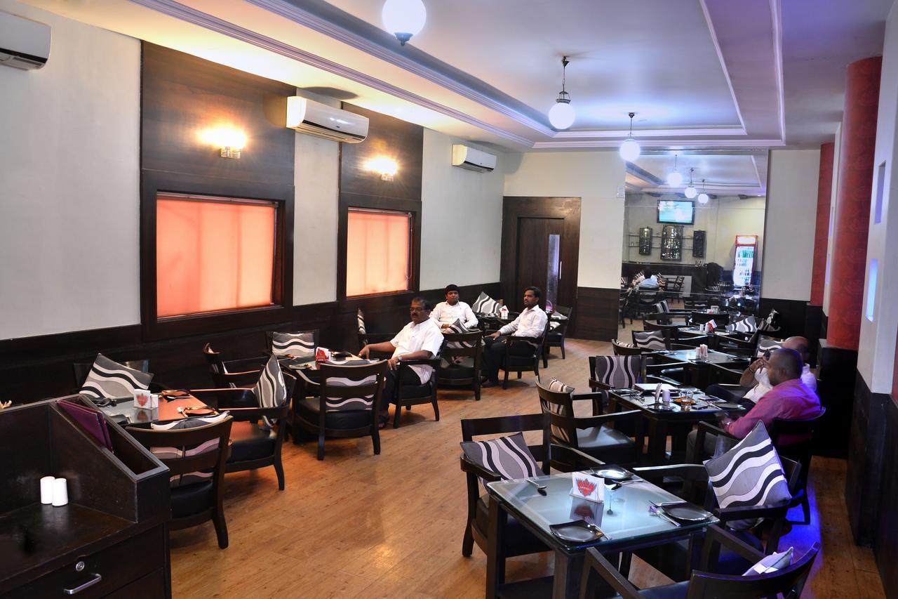 Hotel Maratha Palace,Satara Eksteriør billede