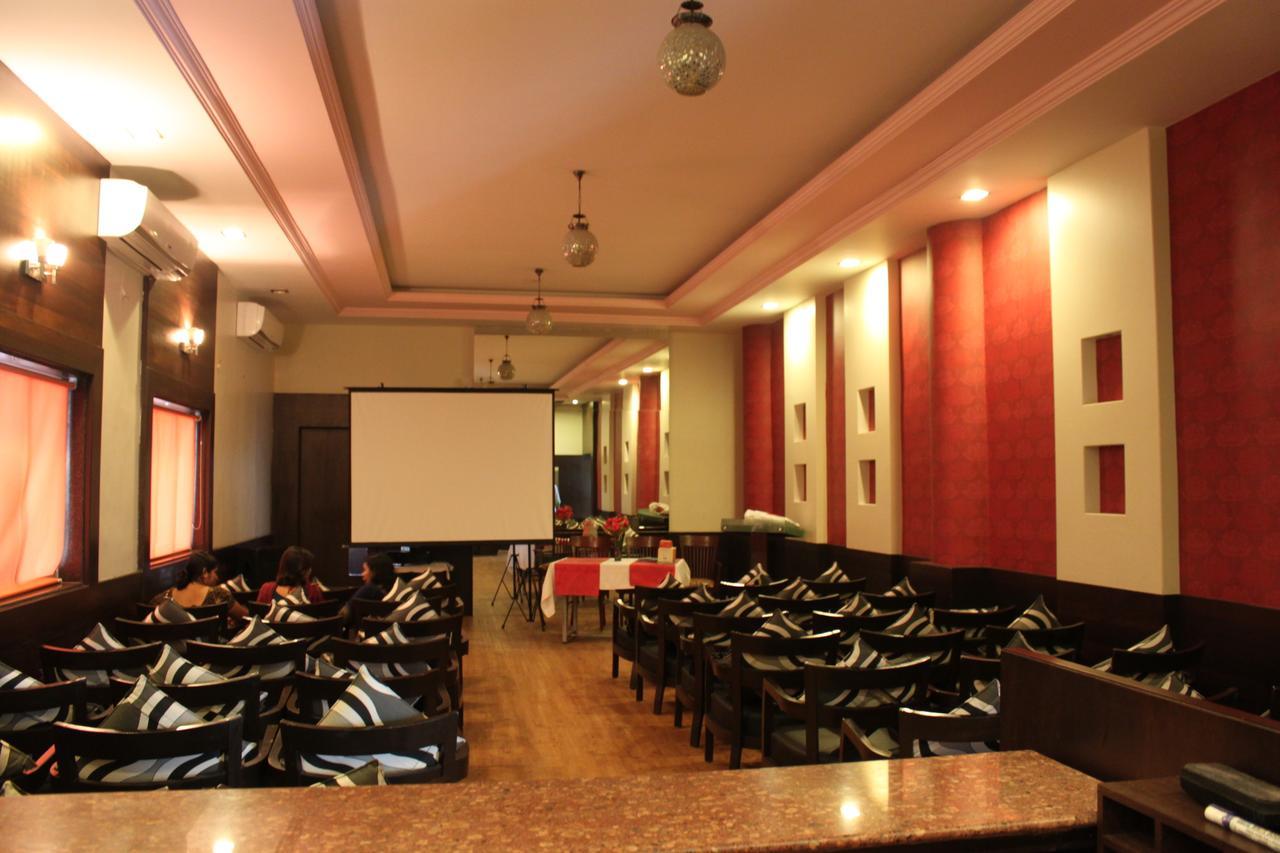 Hotel Maratha Palace,Satara Eksteriør billede