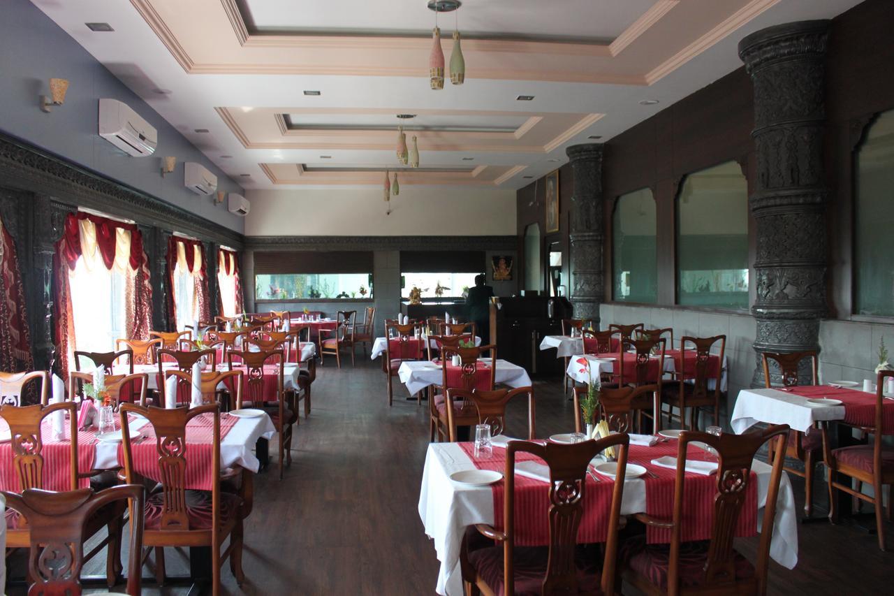 Hotel Maratha Palace,Satara Eksteriør billede