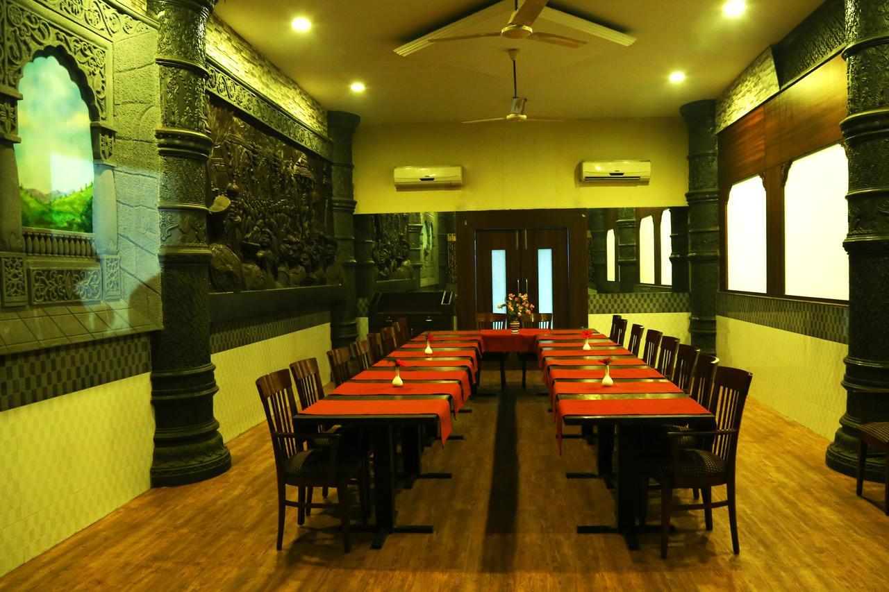 Hotel Maratha Palace,Satara Eksteriør billede