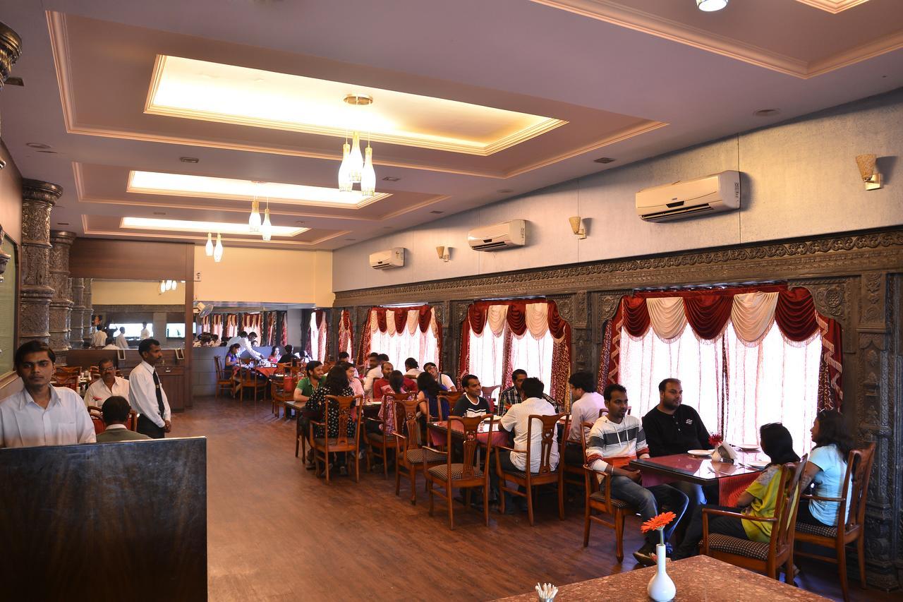 Hotel Maratha Palace,Satara Eksteriør billede